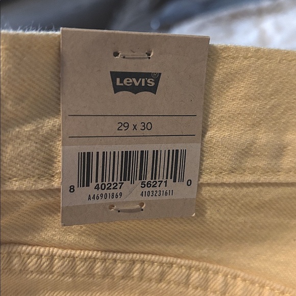 Levi's Women's Yellow Straight Leg Jeans Nwt Size 29x30 - Picture 11 of 16